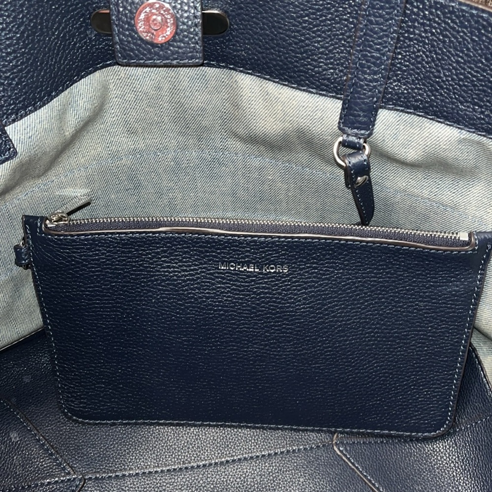 Michael Kors tote bag with detachable clutch - Picture 10 of 12